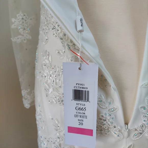 Glow size 20 trumpet mermaid wedding dress. Lace, mesh, appliqué. - Picture 9 of 16